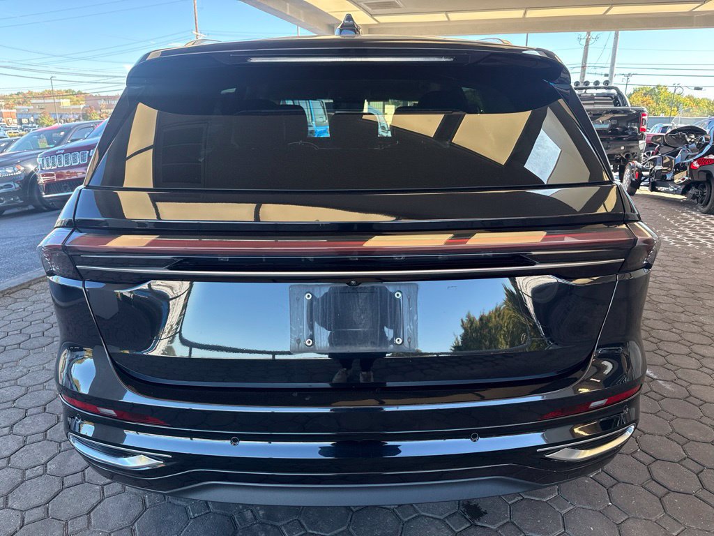 Used 2024 Lincoln Nautilus Reserve w/ Equipment Group 203A AWD/4WD image 6