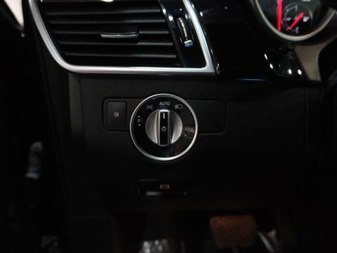 Used 2017 Mercedes-Benz GLS 550 4MATIC image 36