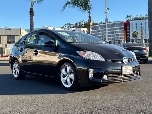 Used 2013 Toyota Prius Four image 4