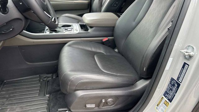 Used 2025 Kia Carnival SX FWD image 22