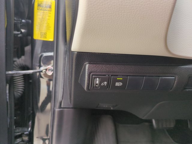 Used 2021 Toyota Corolla LE FWD image 13