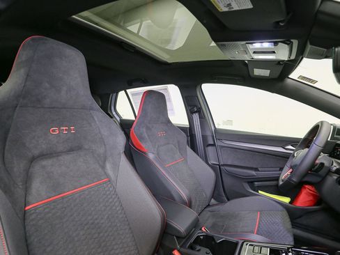 New 2026 Volkswagen GTI SE image 13