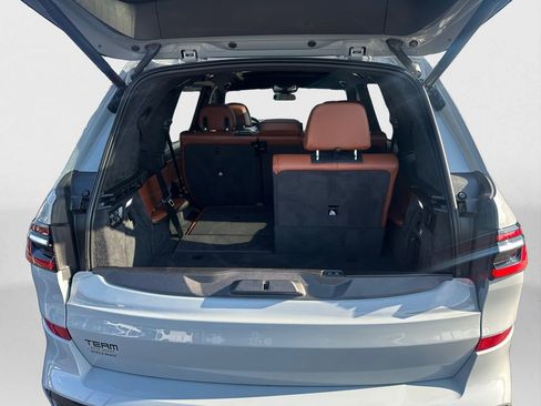 Used 2024 BMW X7 M60i image 13