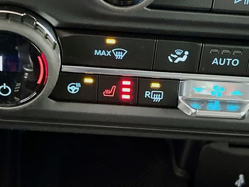 New 2025 Ford Bronco Badlands image 24