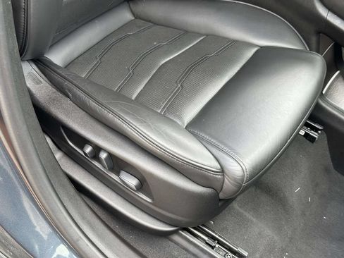 Used 2019 Cadillac XT5 Platinum AWD/4WD image 28