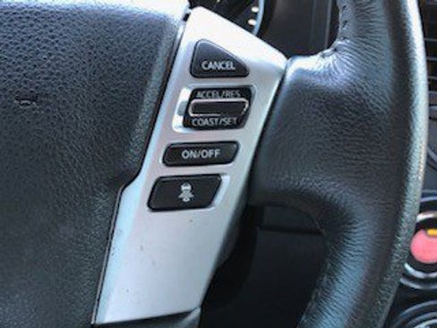 Used 2023 Nissan Titan SV w/ SV Convenience Package image 26