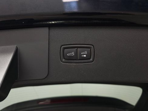 Used 2023 Porsche Cayenne Platinum Edition AWD/4WD image 6