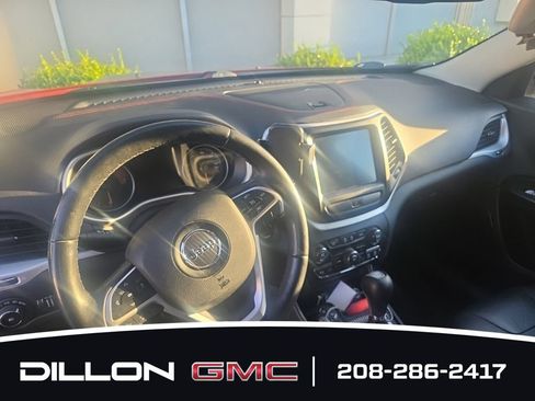Used 2016 Jeep Cherokee Trailhawk w/ Leather Interior Group AWD/4WD image 13