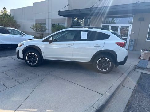 Used 2021 Subaru Crosstrek 2.0i Premium w/ Moonroof Package AWD/4WD image 9