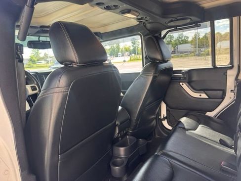 Used 2014 Jeep Wrangler Unlimited Sahara AWD/4WD image 22