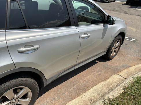 Used 2015 Toyota RAV4 XLE FWD image 9