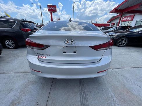Used 2018 Hyundai Elantra Value Edition FWD image 18