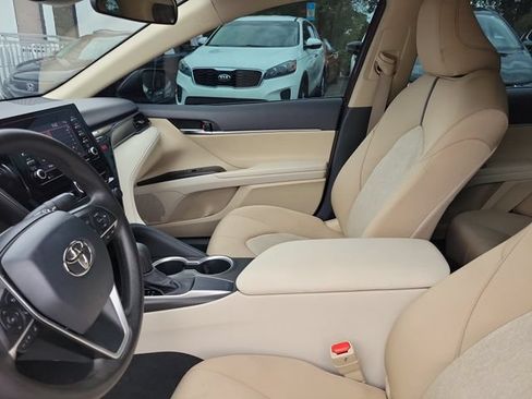 Used 2021 Toyota Camry LE FWD image 18