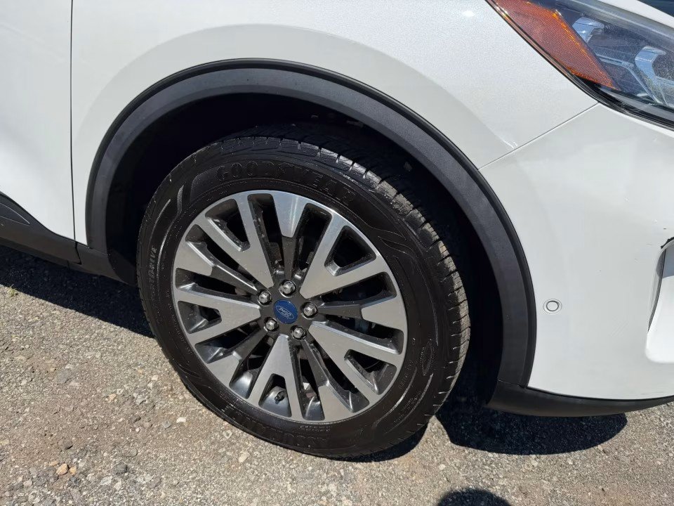 Used 2020 Ford Escape Titanium AWD/4WD image 8