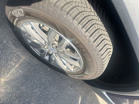 Used 2017 GMC Acadia SLE w/ Driver Alert Package I AWD/4WD image 7
