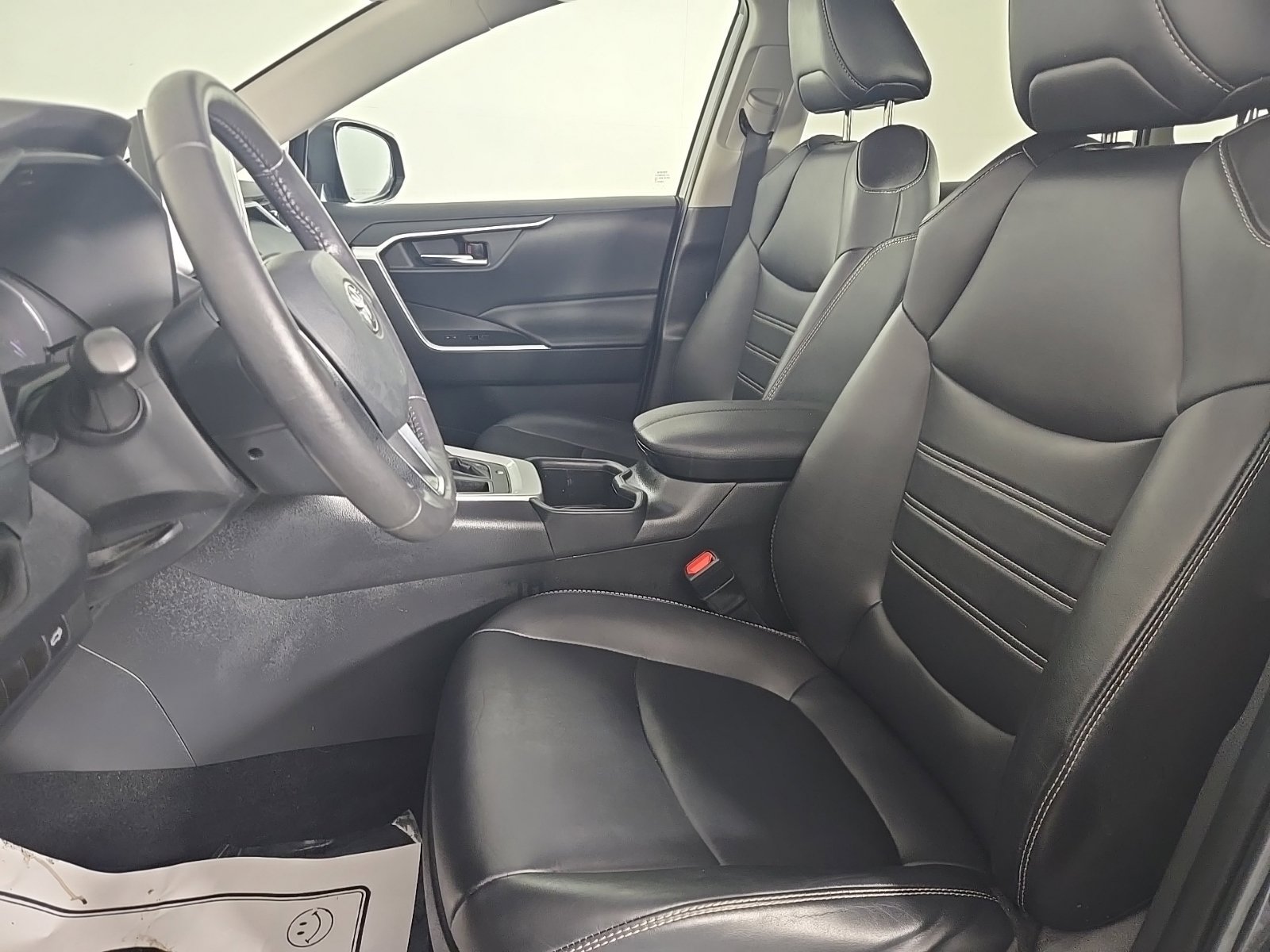 Used 2024 Toyota RAV4 XLE Premium FWD image 8