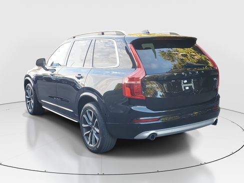 Used 2018 Volvo XC90 T5 Momentum w/ Convenience Package image 5
