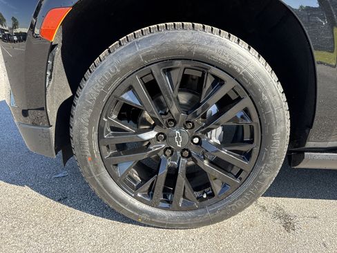 Used 2023 Chevrolet Tahoe Premier AWD/4WD image 13