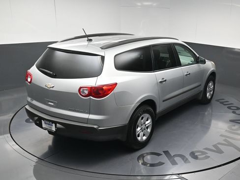 Used 2011 Chevrolet Traverse LS FWD image 34