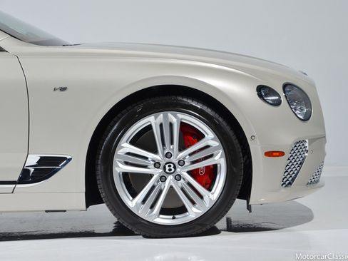 Used 2022 Bentley Continental GT image 23