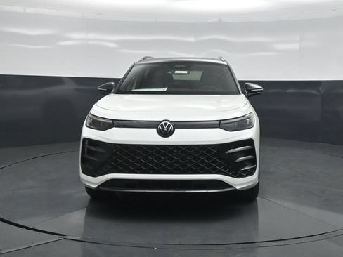 New 2026 Volkswagen Tiguan SE R-Line AWD/4WD image 2
