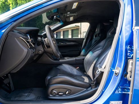Used 2018 Cadillac CTS V w/ Luxury Package RWD image 22