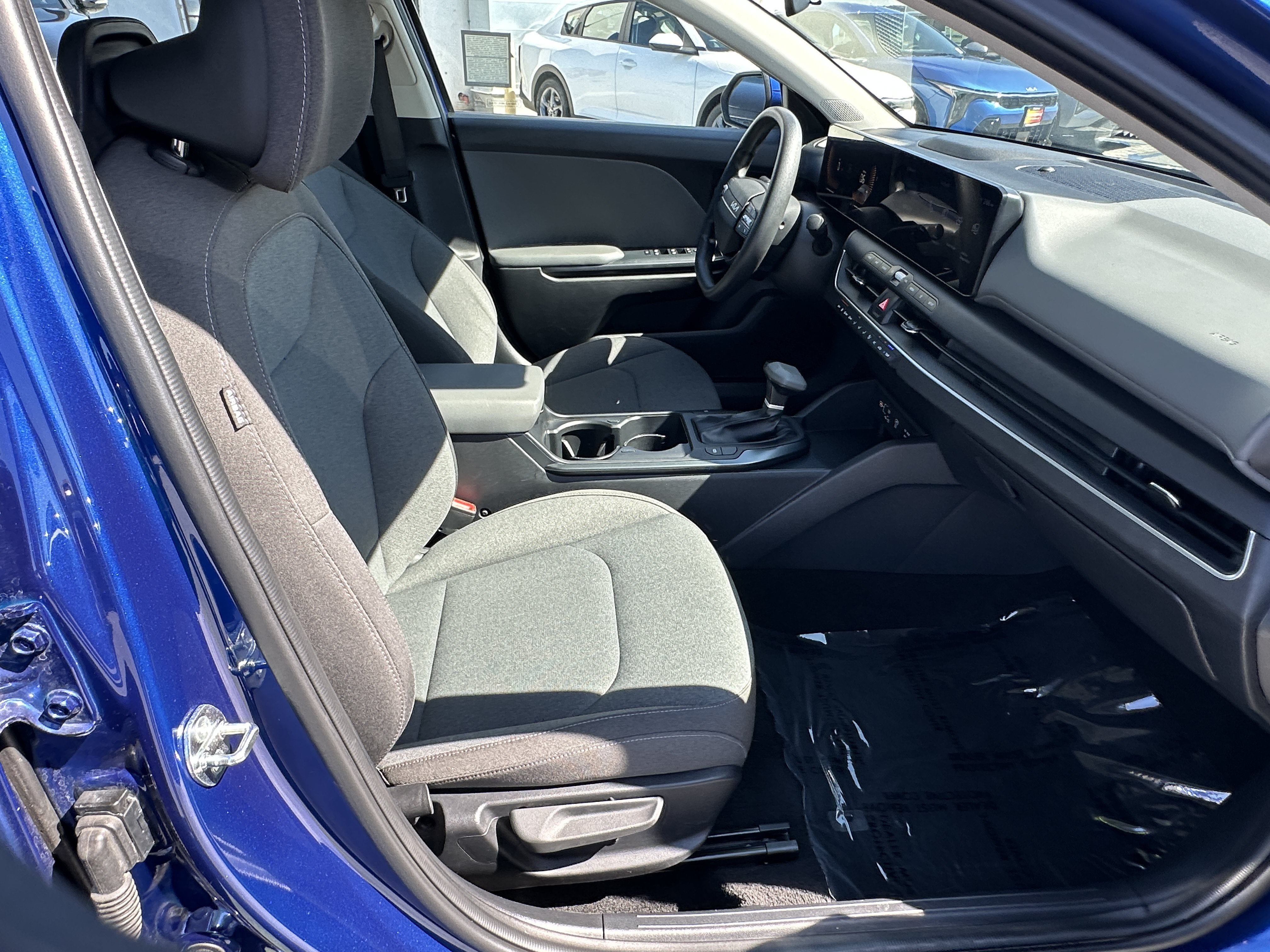Used 2025 Kia K4 FWD image 16