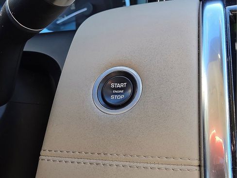 Used 2020 Land Rover Discovery Sport S image 30