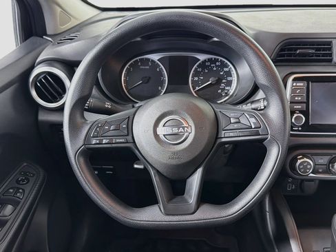 Used 2025 Nissan Versa S FWD image 17
