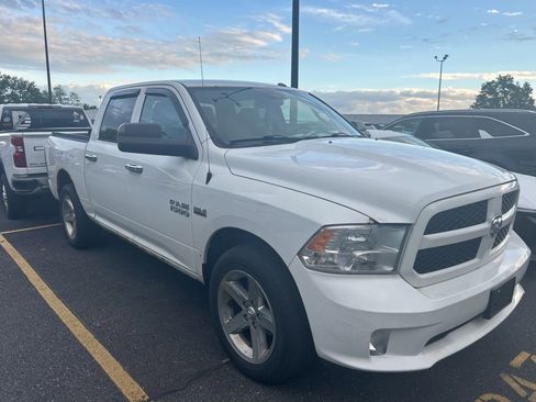 Used 2016 RAM 1500 Express AWD/4WD image 6