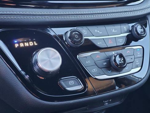 New 2026 Chrysler Pacifica Select image 15