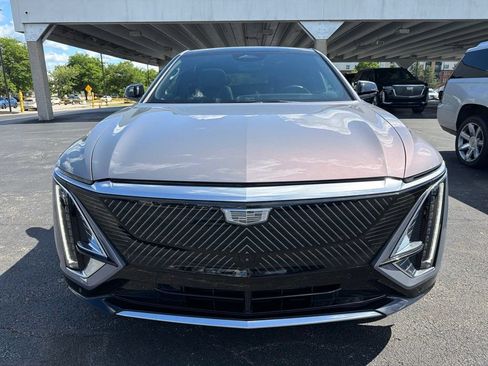 Certified 2024 Cadillac Lyriq Luxury AWD/4WD image 2