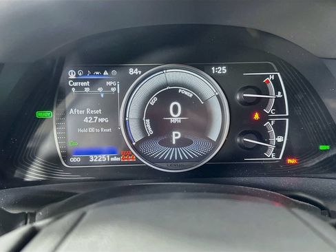 Used 2025 Lexus ES 300h w/ Premium Package FWD image 24