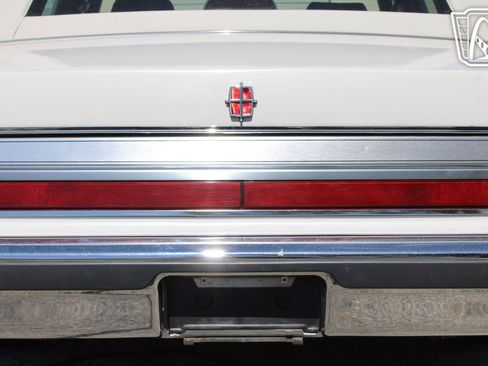 Used 1988 Lincoln Town Car Signature RWD image 26