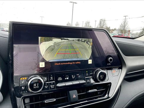 Used 2023 Toyota Highlander Limited image 20