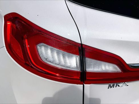 Used 2017 Lincoln MKX Reserve w/ Driver Assistance Package FWD image 33