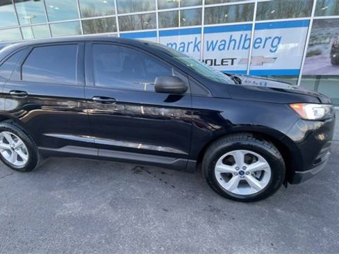 Used 2020 Ford Edge SE image 9