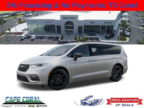 New 2026 Chrysler Pacifica Select image 1