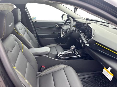 New 2026 Chevrolet Trax ACTIV w/ Sunroof Package FWD image 15