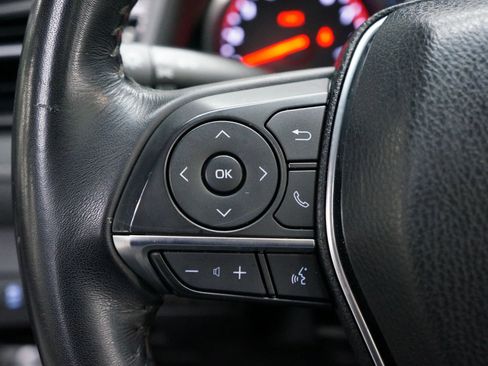 Used 2019 Toyota Camry XSE image 18