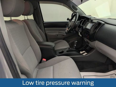 Used 2015 Toyota Tacoma PreRunner image 15