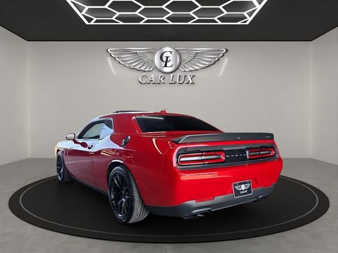 Used 2016 Dodge Challenger SRT Hellcat image 5