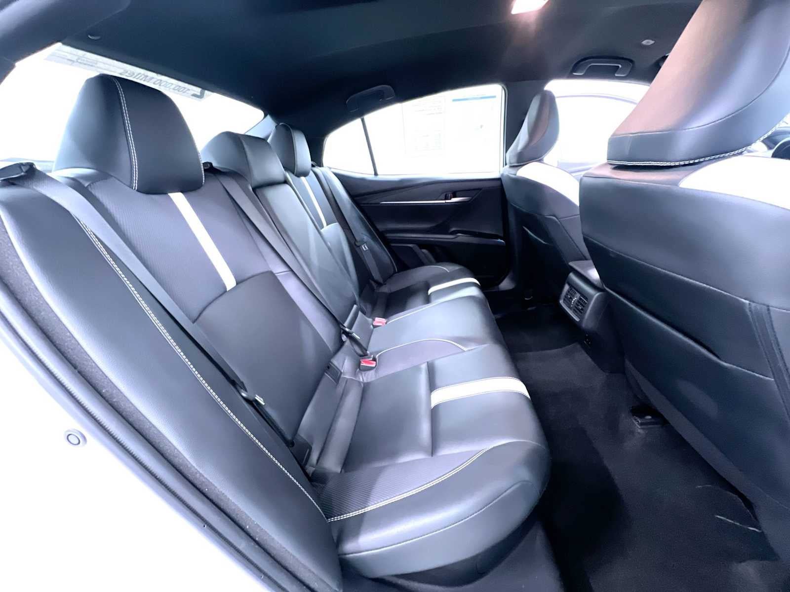 Used 2025 Toyota Camry SE FWD image 36