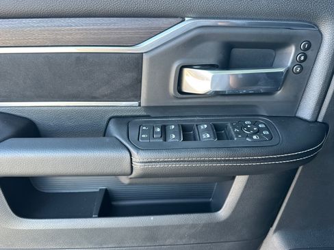 New 2026 RAM 3500 Laramie AWD/4WD image 10
