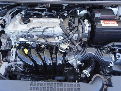Used 2022 Toyota Corolla LE FWD image 32