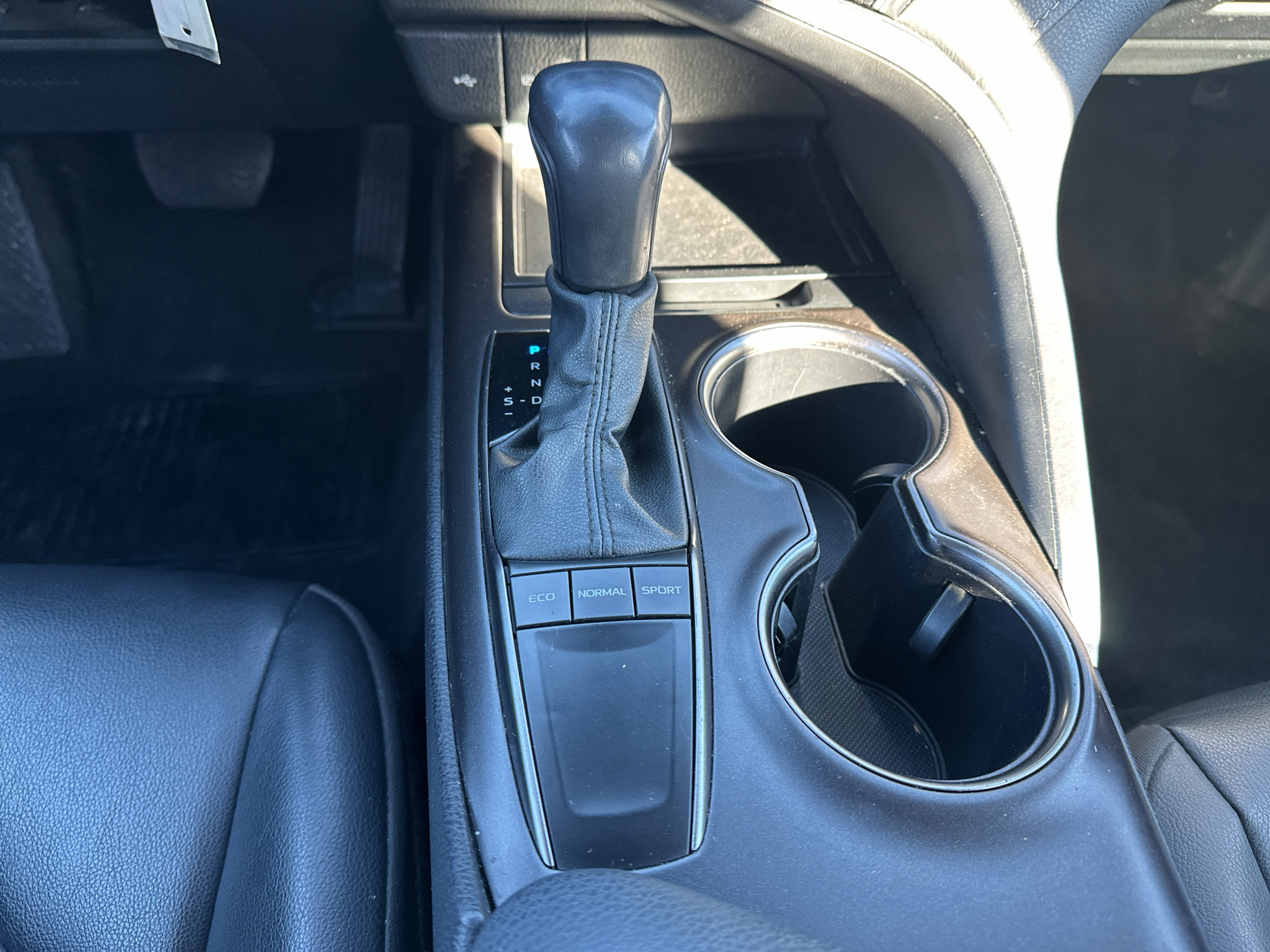 Used 2024 Toyota Camry SE FWD image 21