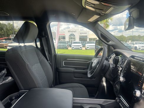 New 2026 RAM 3500 Big Horn AWD/4WD image 17