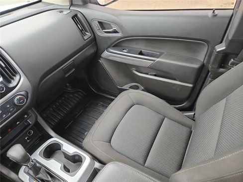 Used 2022 Chevrolet Colorado LT w/ Fleet Safety Package AWD/4WD image 38