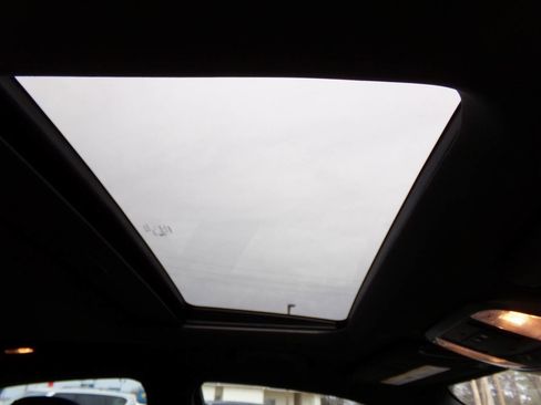 Used 2016 Dodge Charger SXT w/ AWD Premium Group image 33