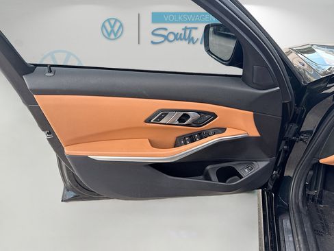 Used 2023 BMW 330i Sedan w/ Premium Package image 21